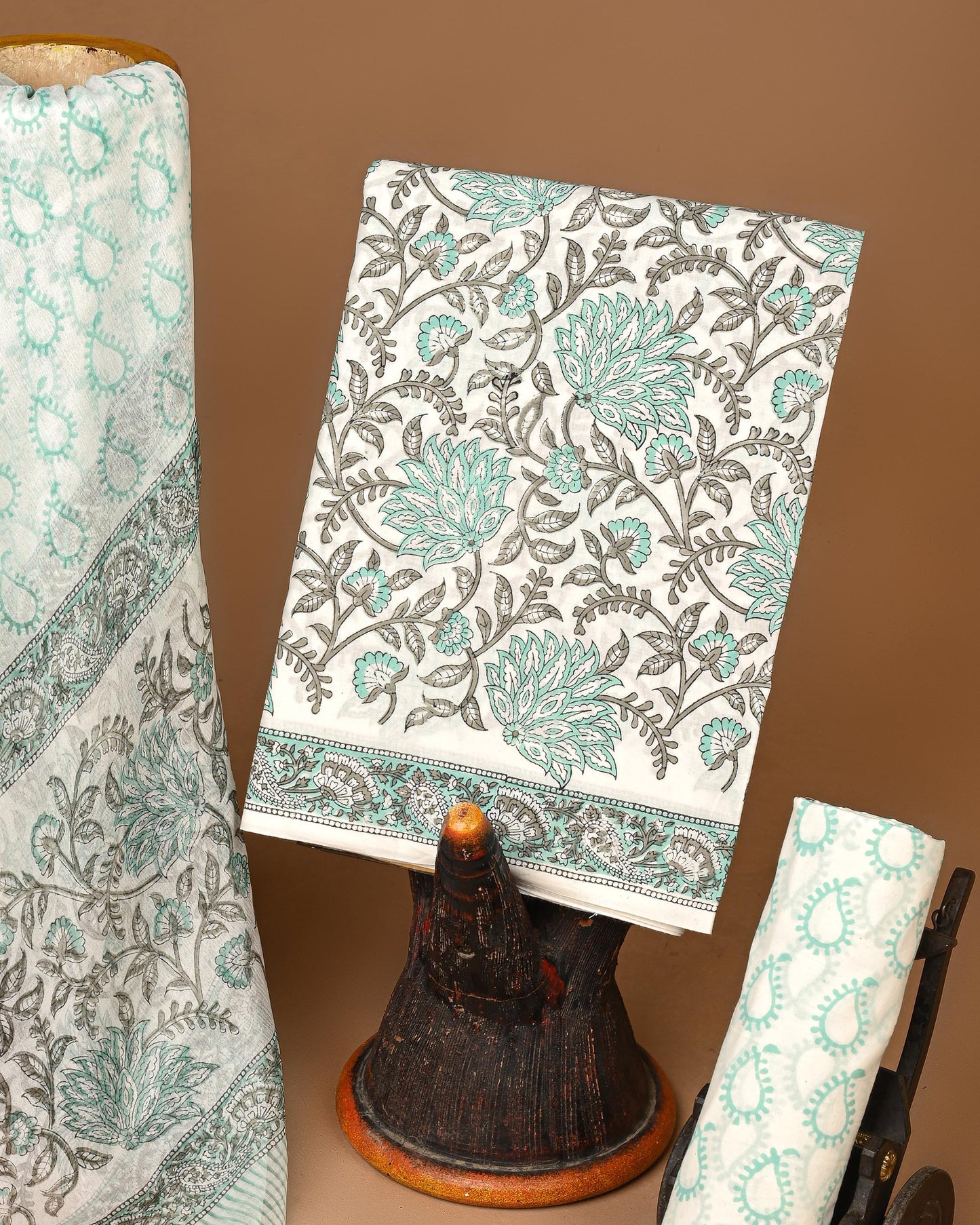 Premium White and Blue Floral Sanganeri Cotton Suit With Chiffon Dupatta (EACOTCH24)