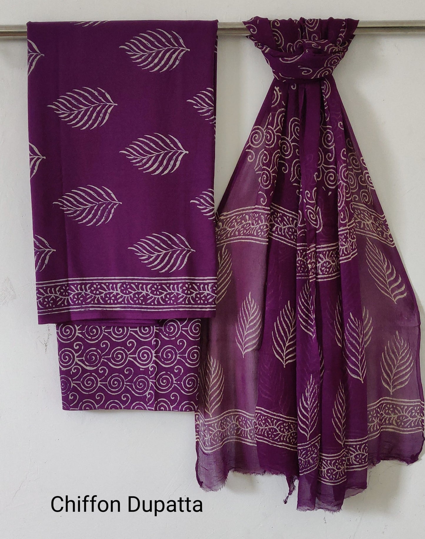 Traditional Purple Hand Block Discharge Printed Cotton Suit With Chiffon Dupatta (BSCOTCH06)