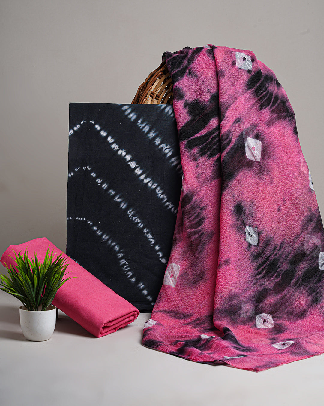 Traditional Black and Pink Hand Block Print Cotton Sets With Chiffon Dupatta EACOTCH47