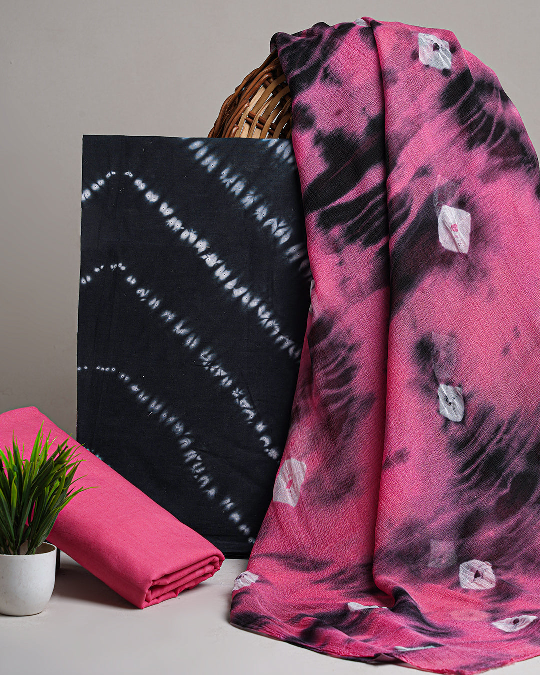 Traditional Black and Pink Hand Block Print Cotton Sets With Chiffon Dupatta EACOTCH47